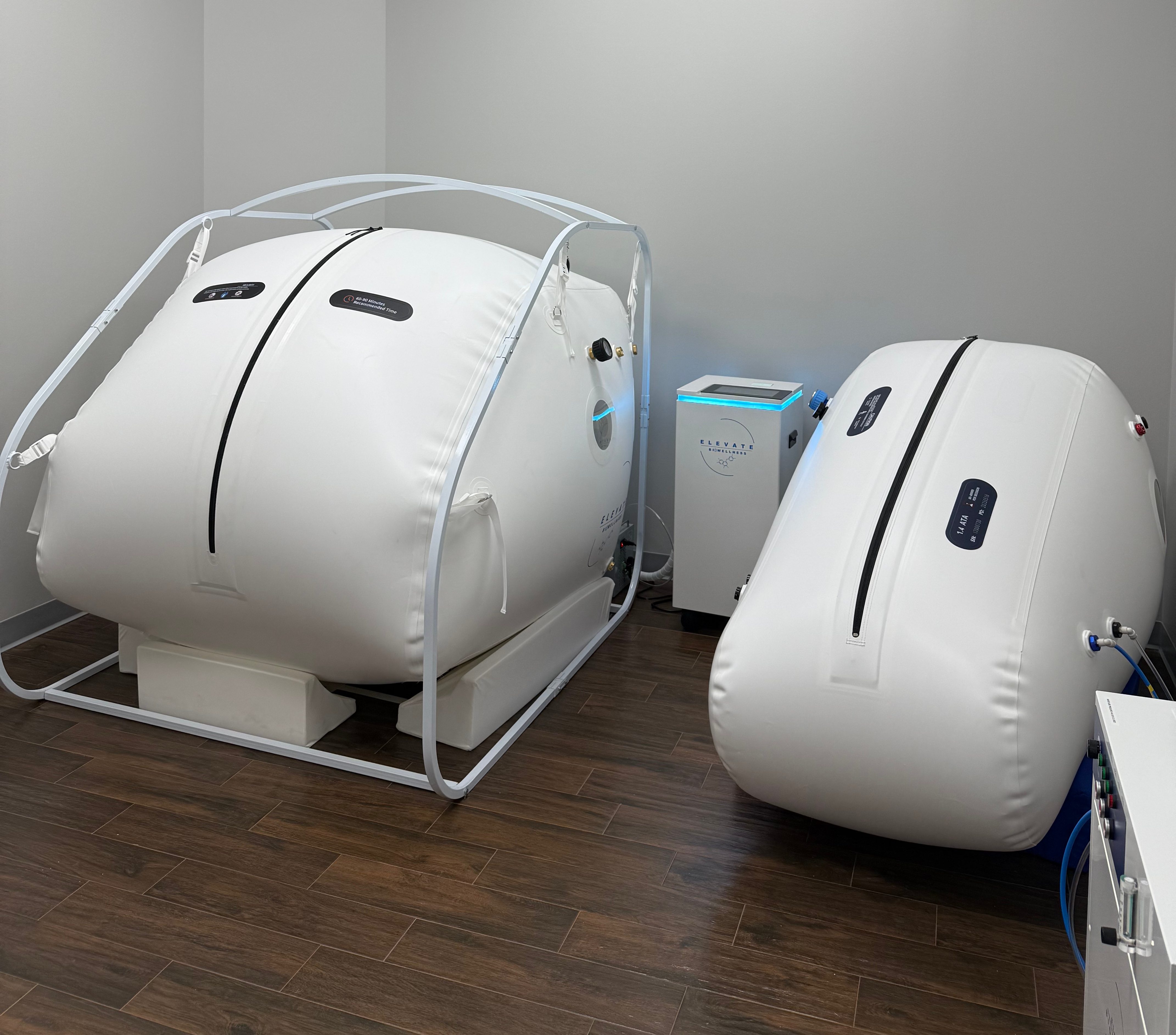 Summit-to-Sea hyperbaric oxygen chamber at Elevate BioWellness
